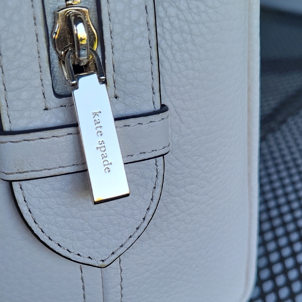 Kate Spade Cream and Tan Satchel With Gold Tone Accents - Picture 4 of 15